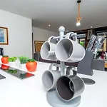 Modern Steps From Stadium And Train Station Apartment Bradford (West Yorkshire)