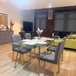 Modern Steps From Stadium And Train Station Bradford (West Yorkshire)