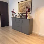 Apartament Modern Steps From Stadium And Train Station *