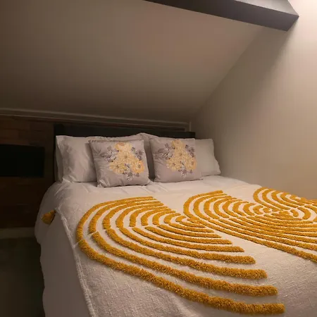 Sampaul * Bradford (West Yorkshire)