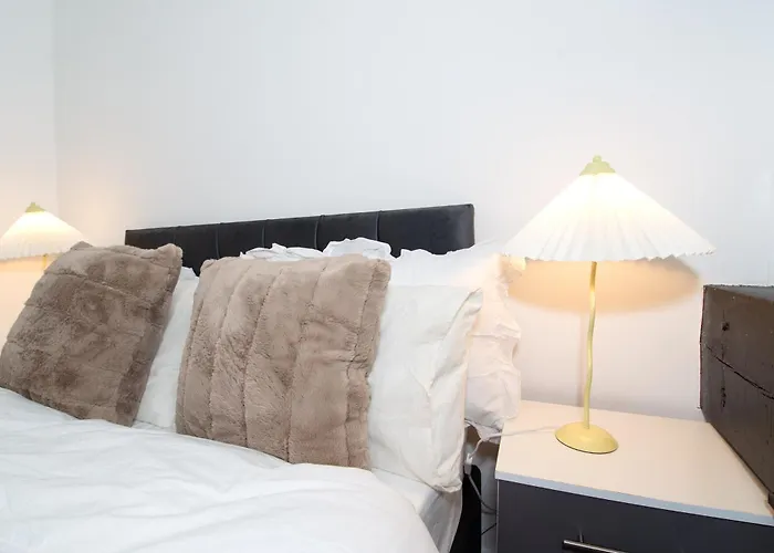 Sampaul * Bradford (West Yorkshire)