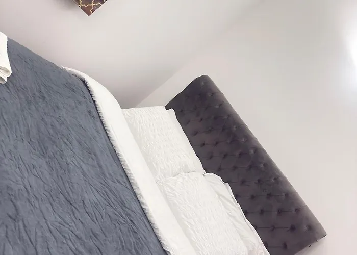 Sampaul Apartment Bradford (West Yorkshire)