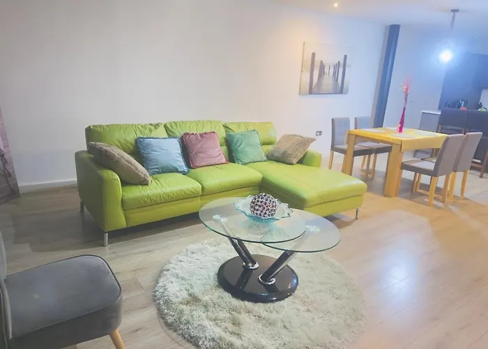 Sampaul Apartment Bradford (West Yorkshire)