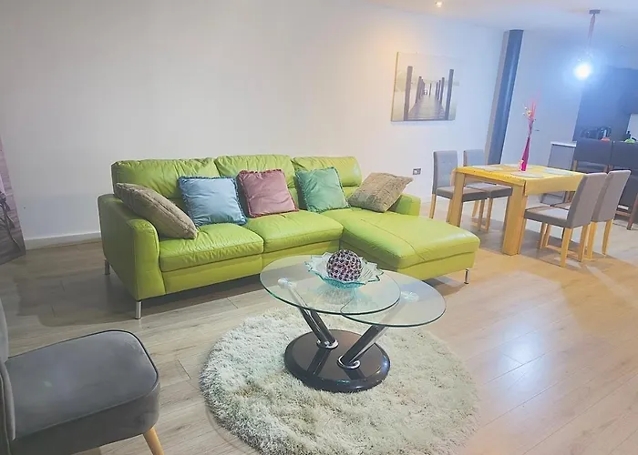 Sampaul * Bradford (West Yorkshire)