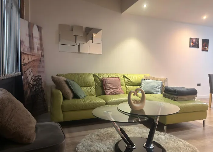 Sampaul * Bradford (West Yorkshire)